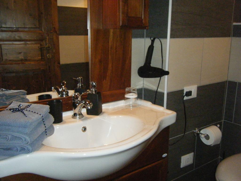 B&B Il Salice Veruno Phòng bức ảnh